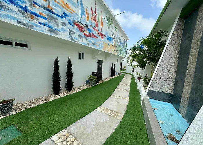 Inn Hospitality Expert Bts 6 Pool Bar